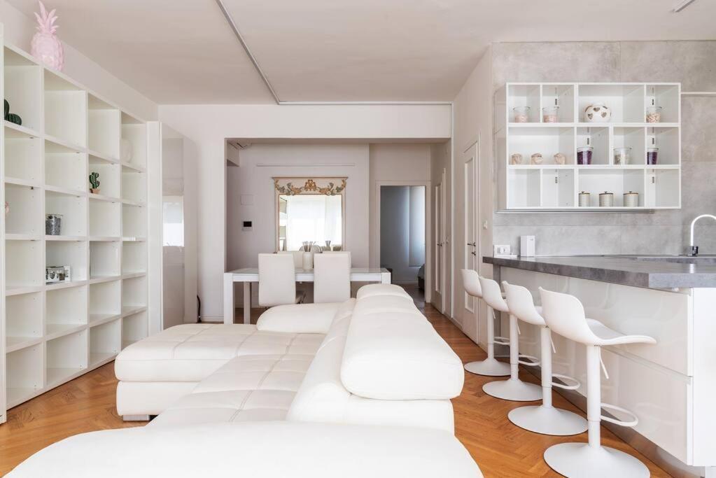 Bilocale Vista Sul Duomo Di Milano Apartment ภายนอก รูปภาพ