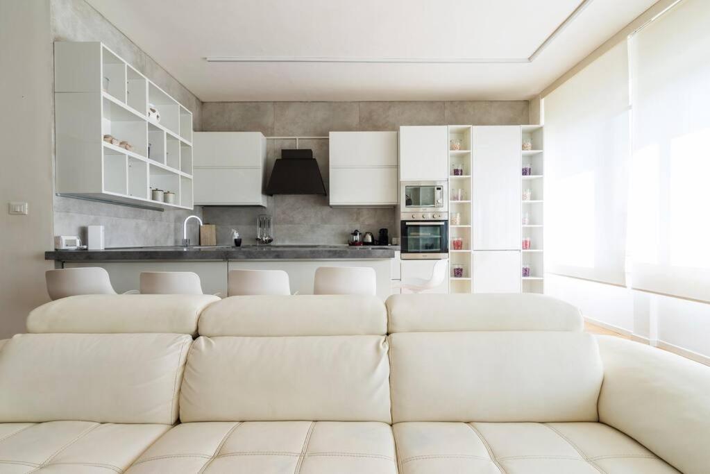 Bilocale Vista Sul Duomo Di Milano Apartment ภายนอก รูปภาพ