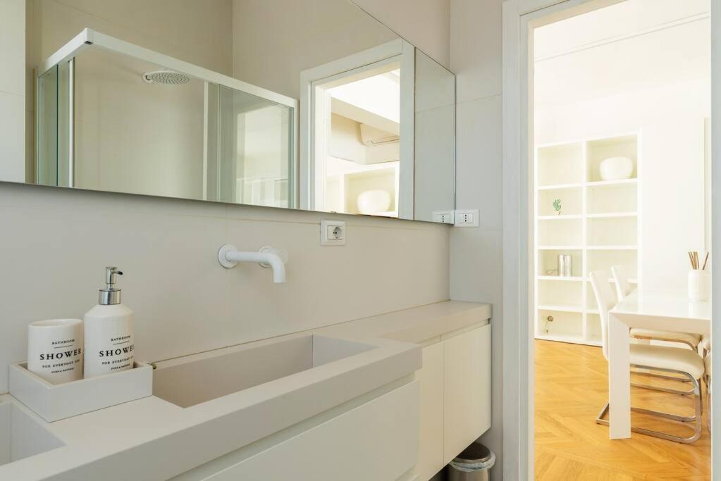 Bilocale Vista Sul Duomo Di Milano Apartment ภายนอก รูปภาพ