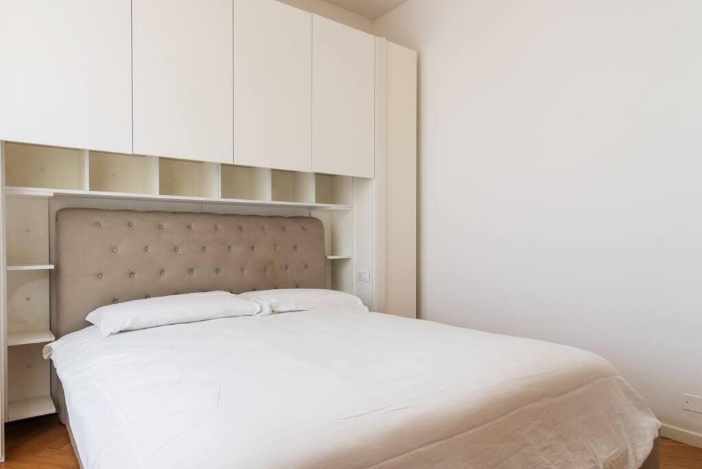 Bilocale Vista Sul Duomo Di Milano Apartment ภายนอก รูปภาพ