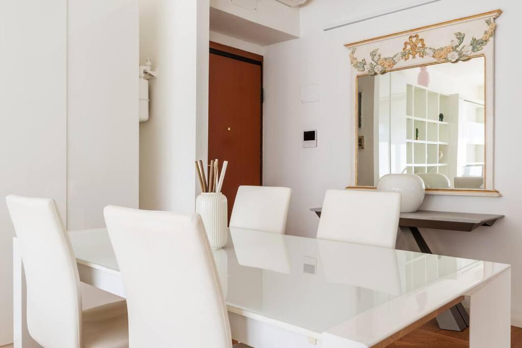 Bilocale Vista Sul Duomo Di Milano Apartment ภายนอก รูปภาพ